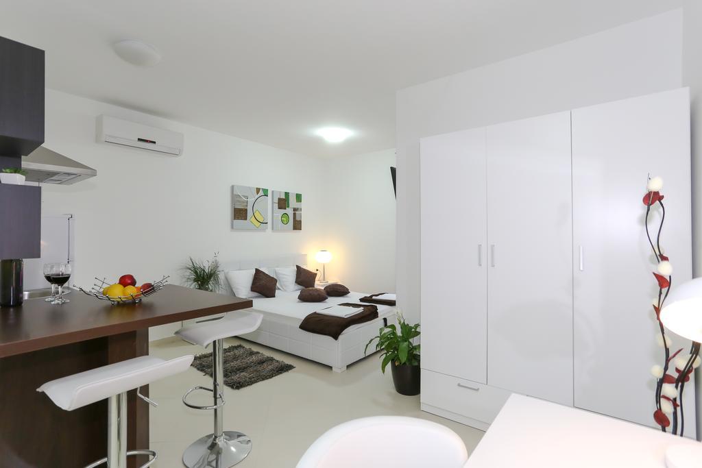 The Tribunj Suites 外观 照片